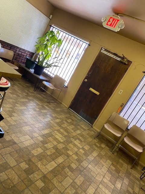 The waiting area at S.O.S. Tires with seating